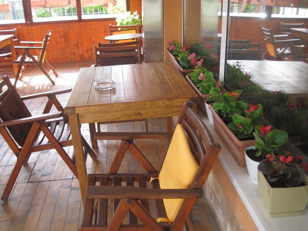 Motel Livija Petrovec Ngoại thất bức ảnh