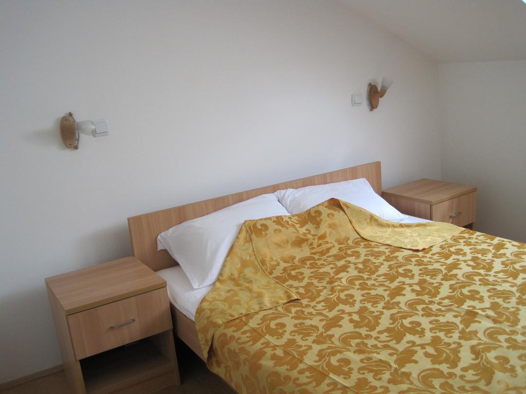 Motel Livija Petrovec Ngoại thất bức ảnh